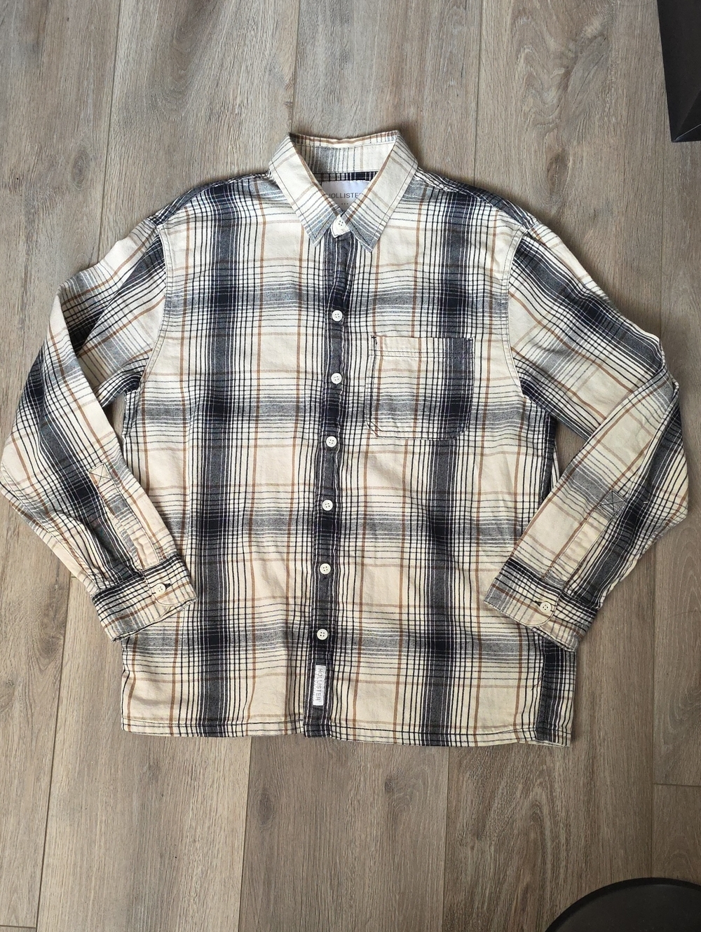 Hollister Men's Plaid Button-Down Shirt - Cream & Black